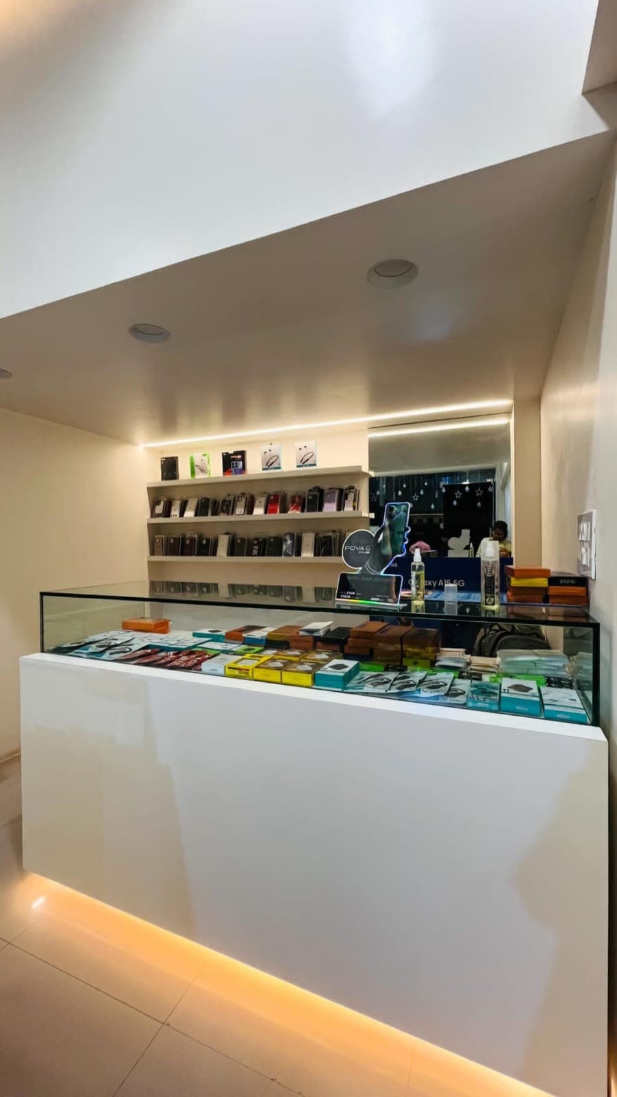 Showcase & Display Units